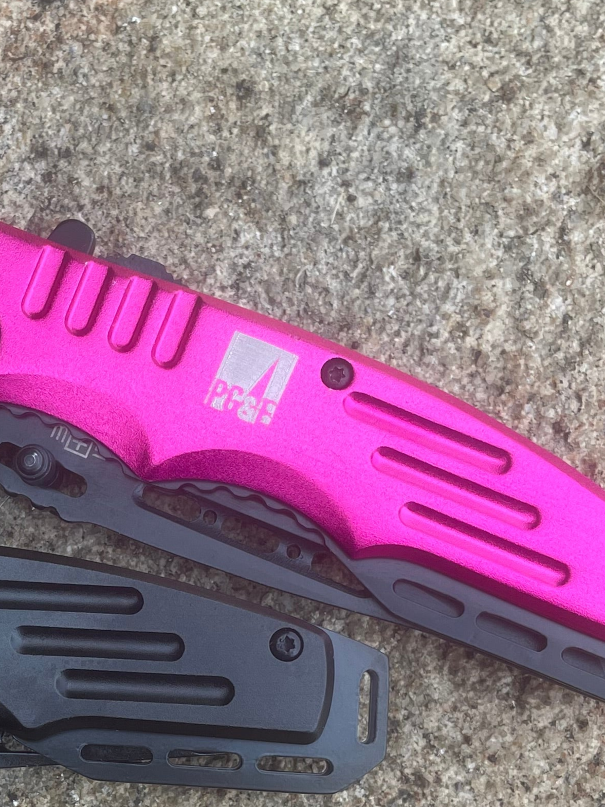 Knife Metal With Grooves