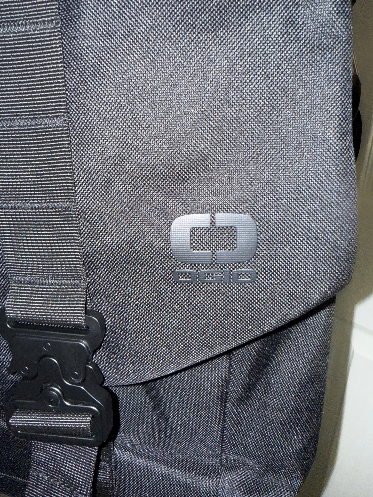 OGIO Command Messenger 93000 Bag