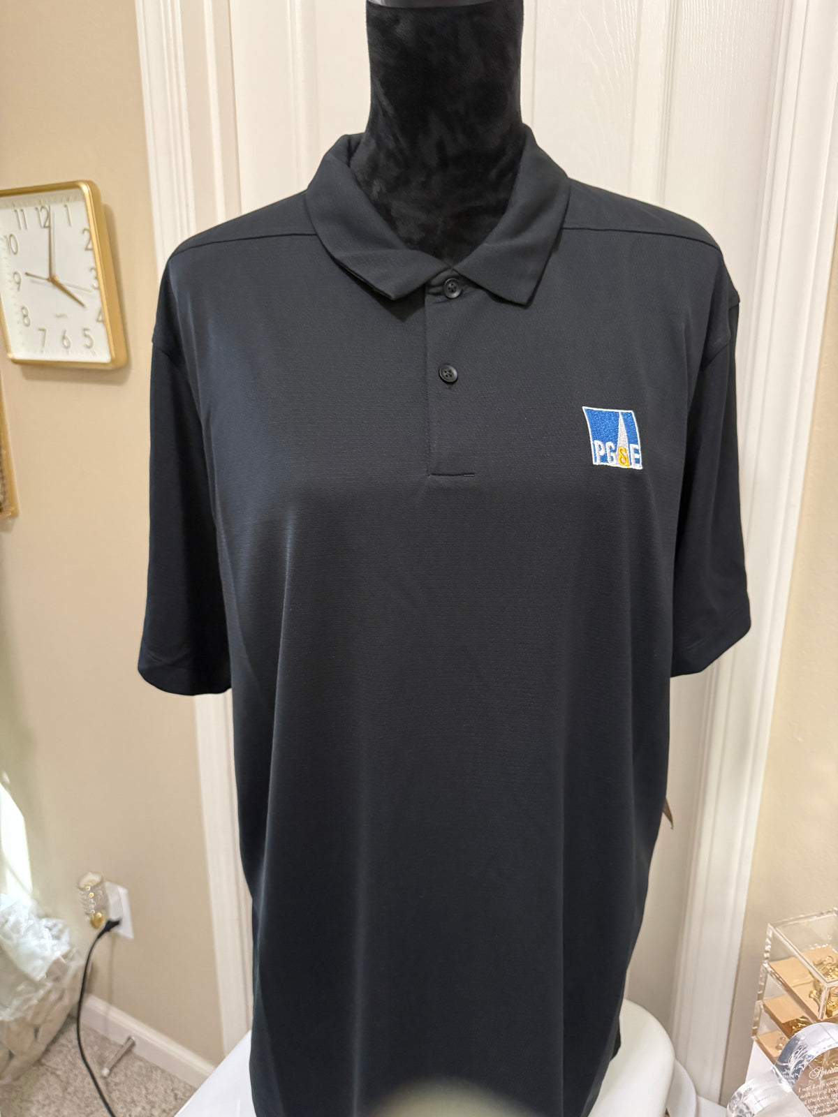 NKBV6042 Nike Men's Dry Essential Solid Polo Spotlight Logo